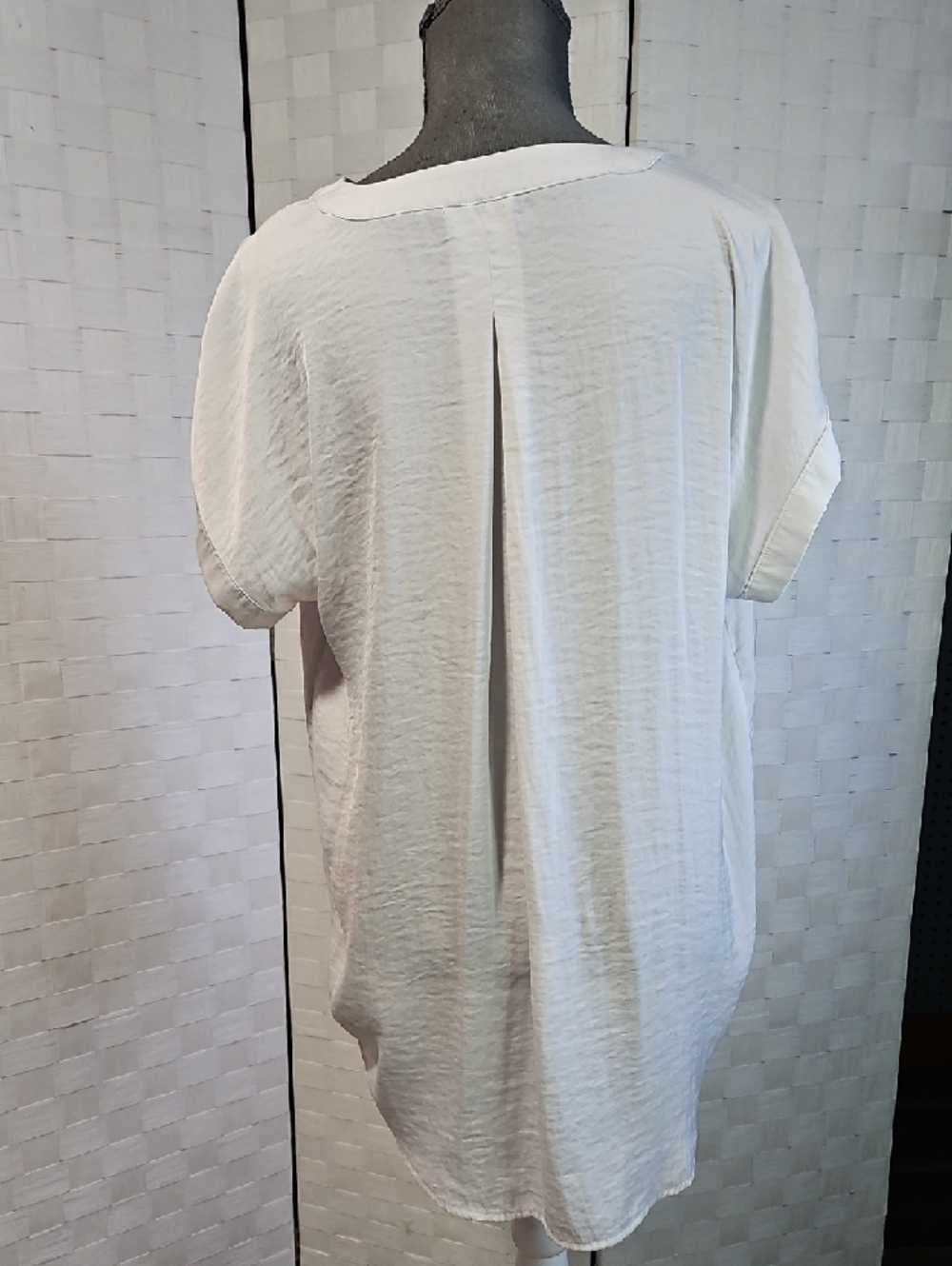 Simply Vera Vera Wang White V-Neck Cap Sleeve Blouse - Picture 5 of 6